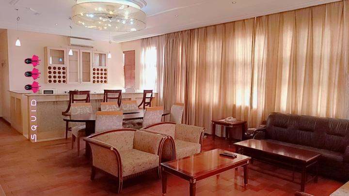 Owu Crown Hotel Ибадан Екстериор снимка