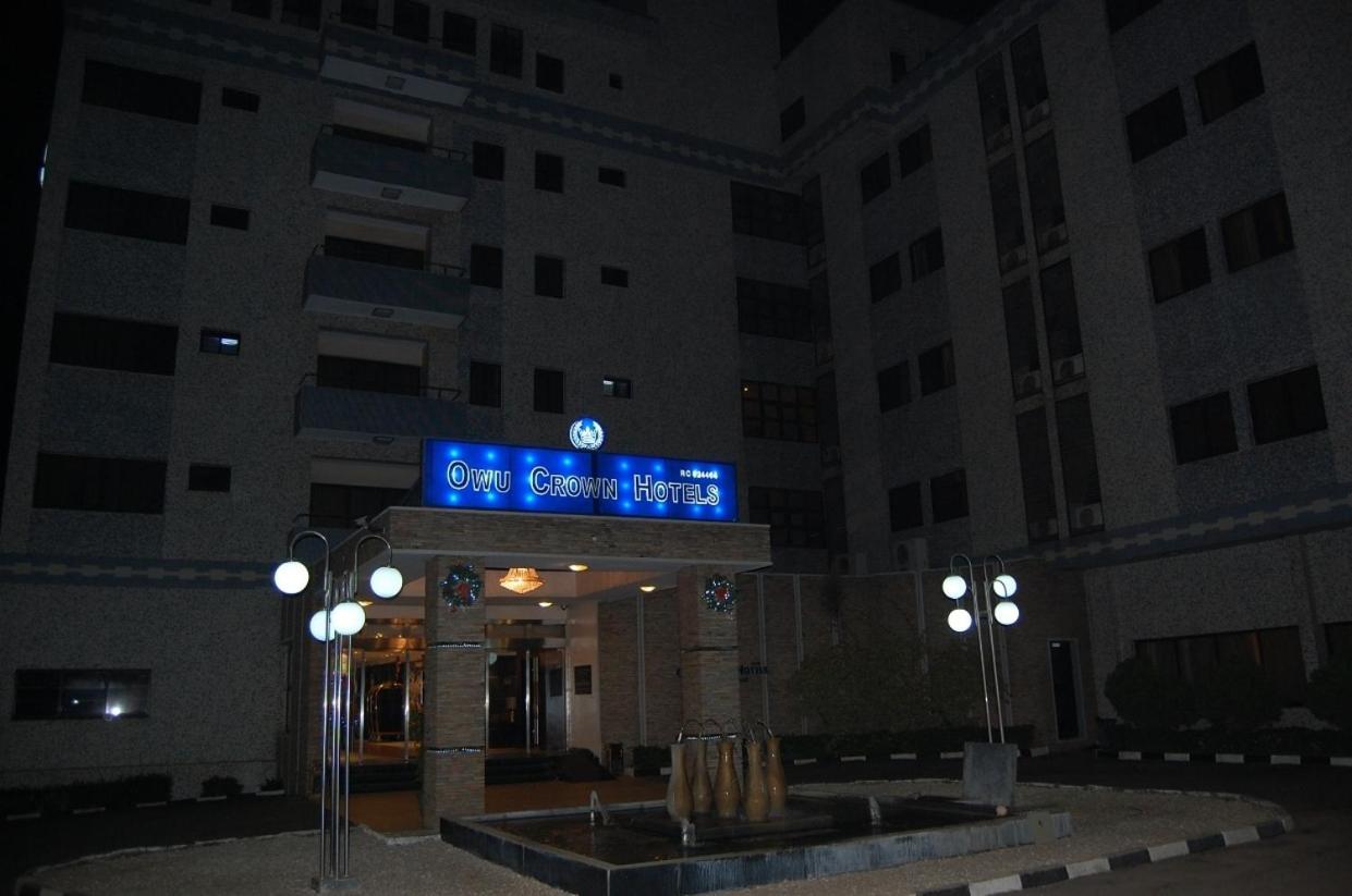 Owu Crown Hotel Ибадан Екстериор снимка