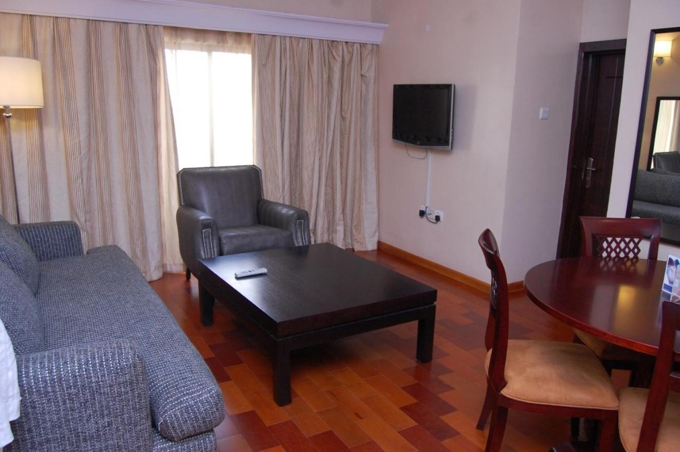 Owu Crown Hotel Ибадан Стая снимка